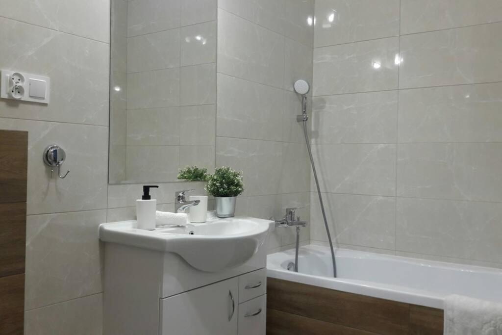 ורשה Lux Apartment Close To Medicover And Paley מראה חיצוני תמונה